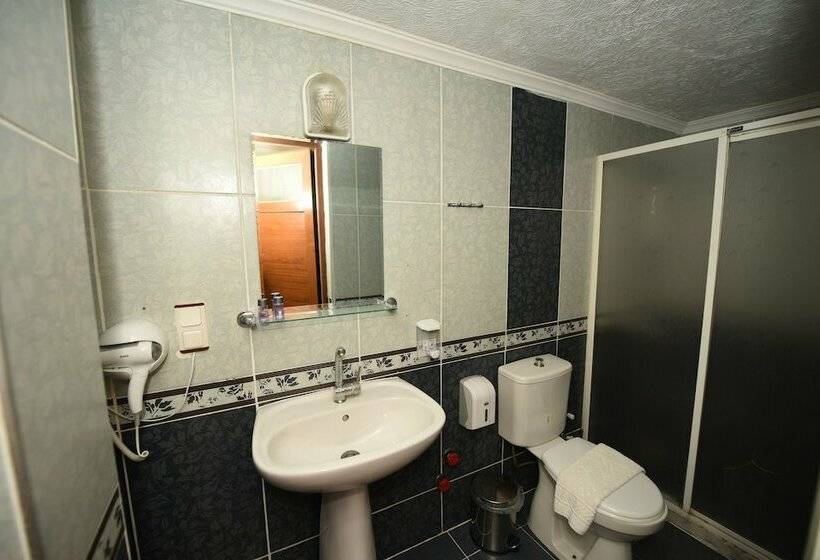 基本间, Rebetika Hotel & Bistro