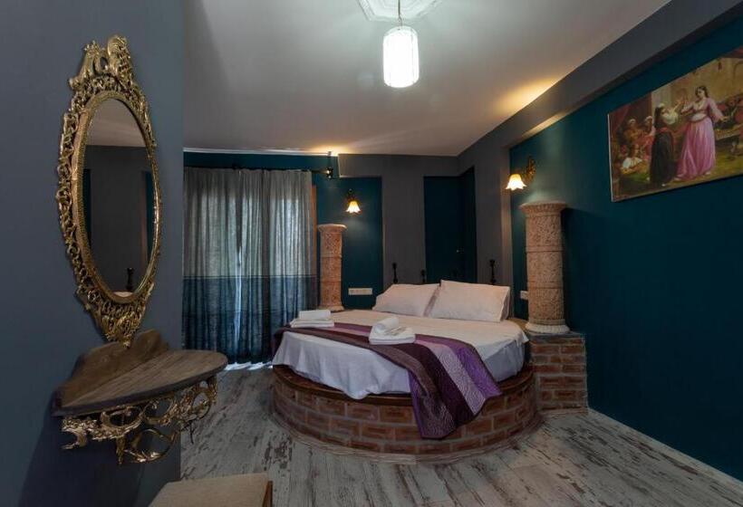 Номер Deluxe, Rebetika Hotel & Bistro