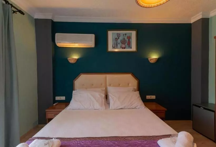 Standard-huone Parveke, Rebetika Hotel & Bistro