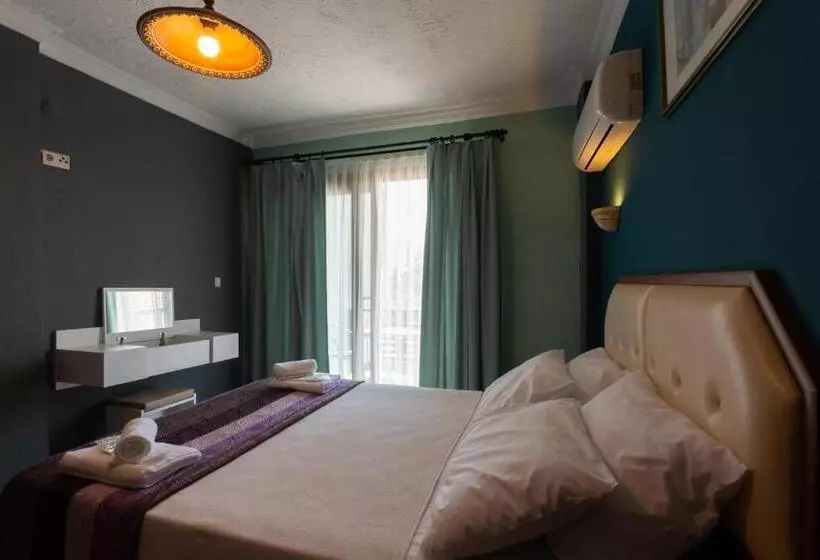 Standard-huone Parveke, Rebetika Hotel & Bistro