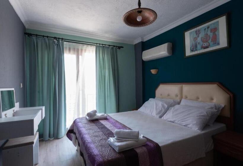 Номер Стандарт с Балконом, Rebetika Hotel & Bistro