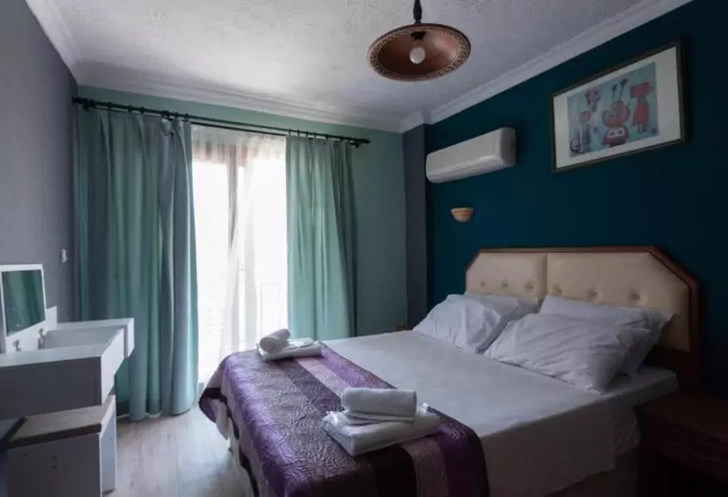 Standard-huone Parveke, Rebetika Hotel & Bistro