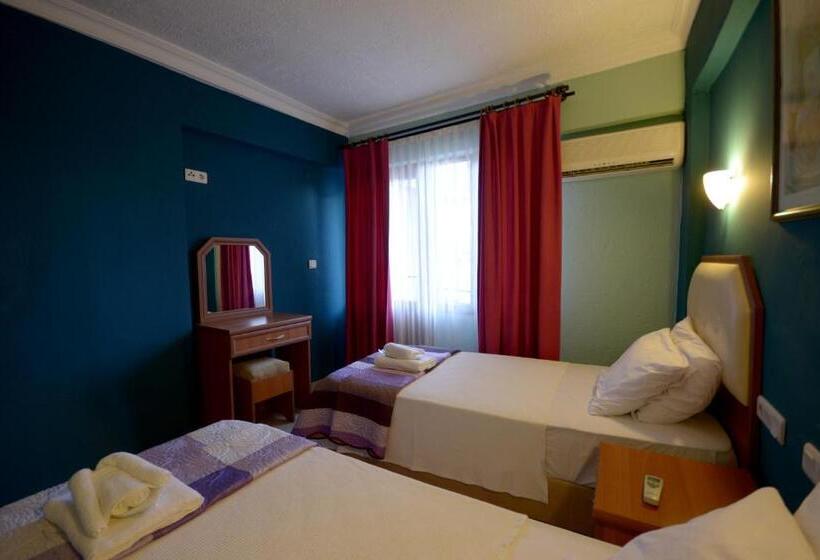 经济房, Rebetika Hotel & Bistro