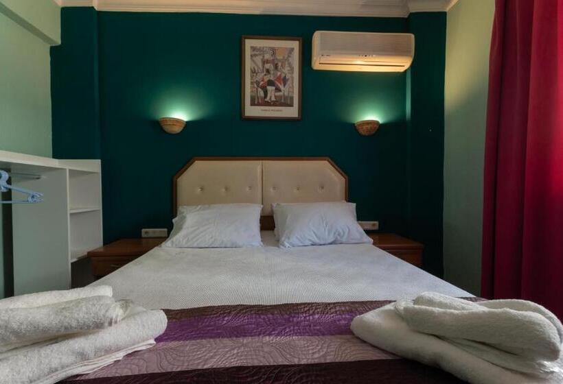 基本间, Rebetika Hotel & Bistro