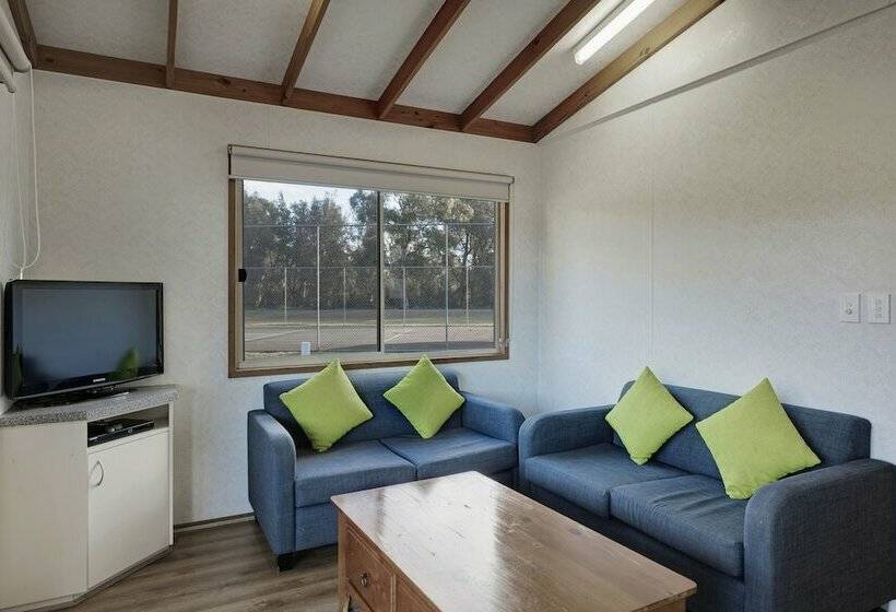 小室, Discovery Parks Eden