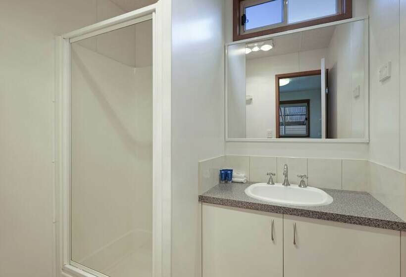 小室, Discovery Parks Eden