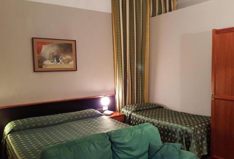 غرفة قياسية ثلاثية, Villa Bonera