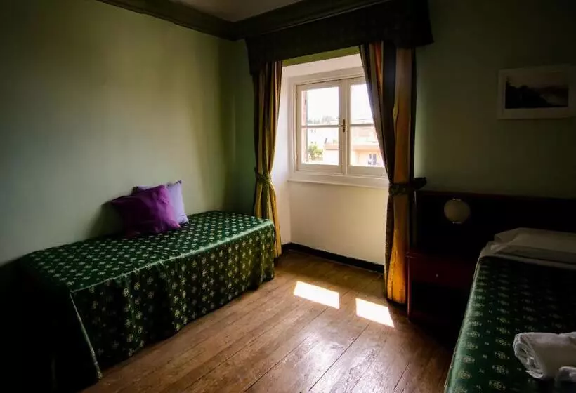 اتاق استاندارد سه نفره, Villa Bonera