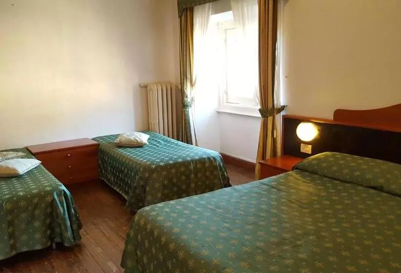 اتاق استاندارد چهار تخته, Villa Bonera