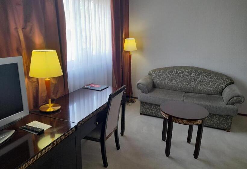 سوییت لوکس, Aquastar Danube