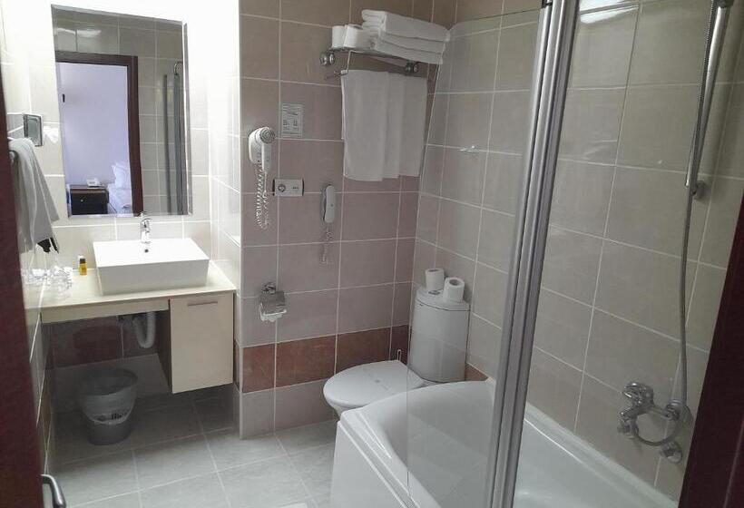 سوییت لوکس, Aquastar Danube