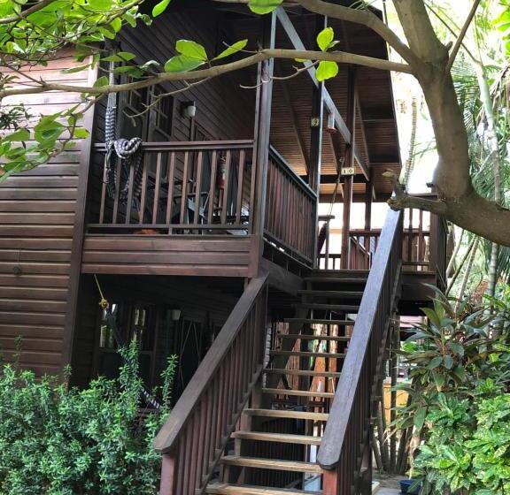 سوییت با چشم‌انداز باغ, Bananarama Dive & Beach Resort