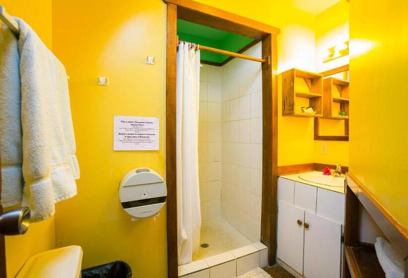 سوییت با چشم‌انداز باغ, Bananarama Dive & Beach Resort