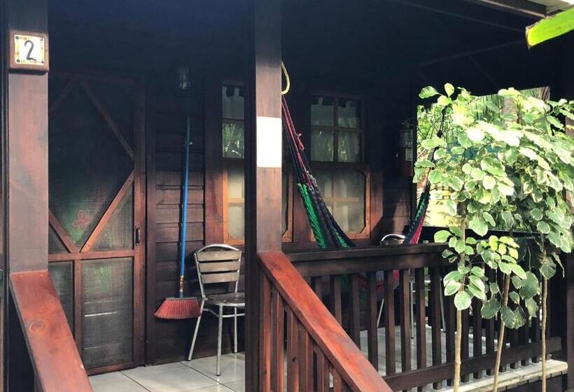 بانگلوی استاندارد, Bananarama Dive & Beach Resort