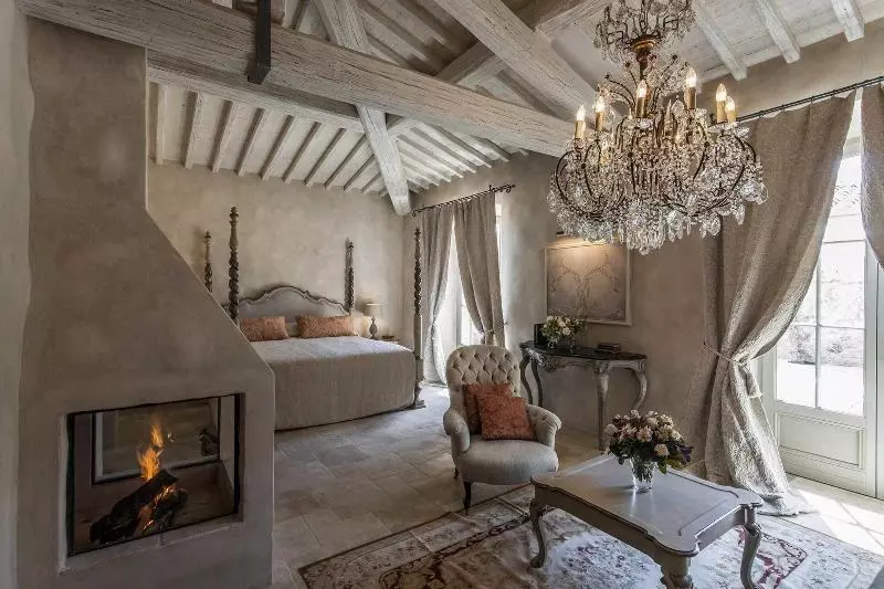 ガーデンビュースイート, Borgo Santo Pietro