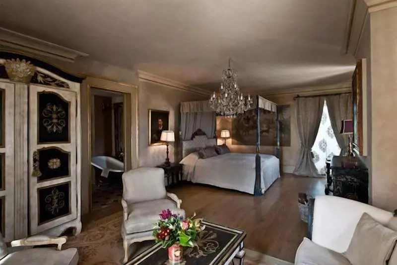 スイート, Borgo Santo Pietro
