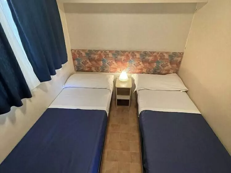 Talo 1 Makuuhuone, Camping Village Punta Navaccia