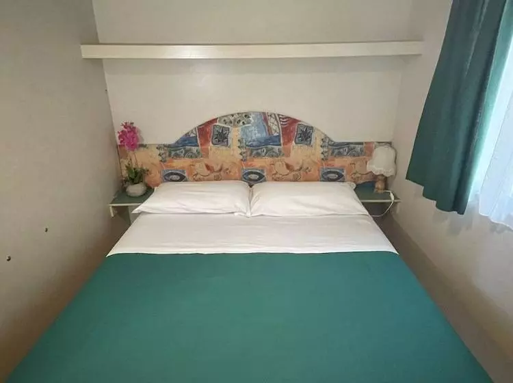Talo 1 Makuuhuone, Camping Village Punta Navaccia
