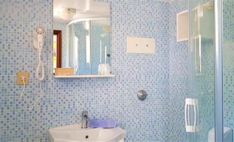 Номер Стандарт Трехместный, Danubio