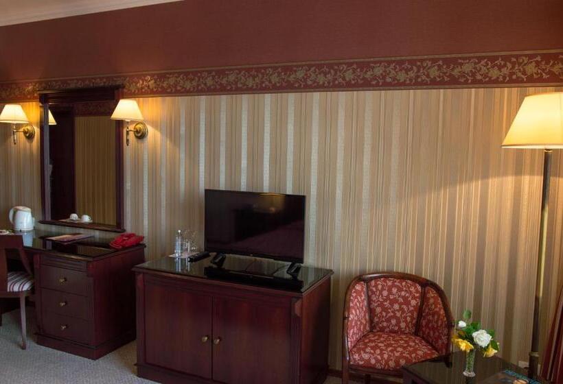 デラックスルーム, Drustar