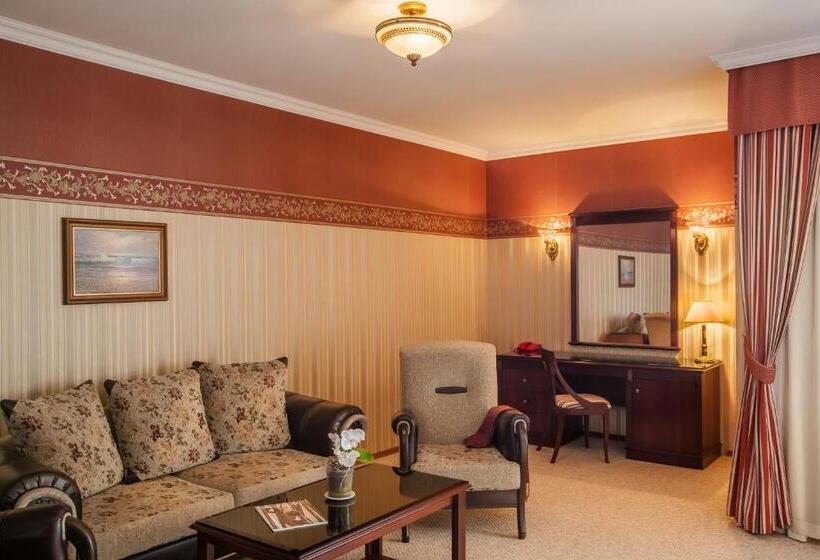 デラックススイート, Drustar