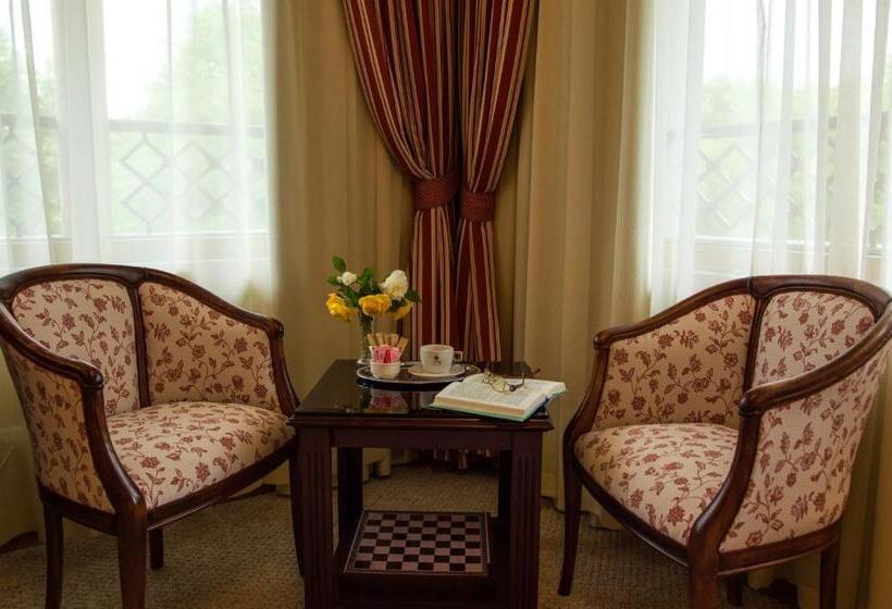 デラックススイート, Drustar