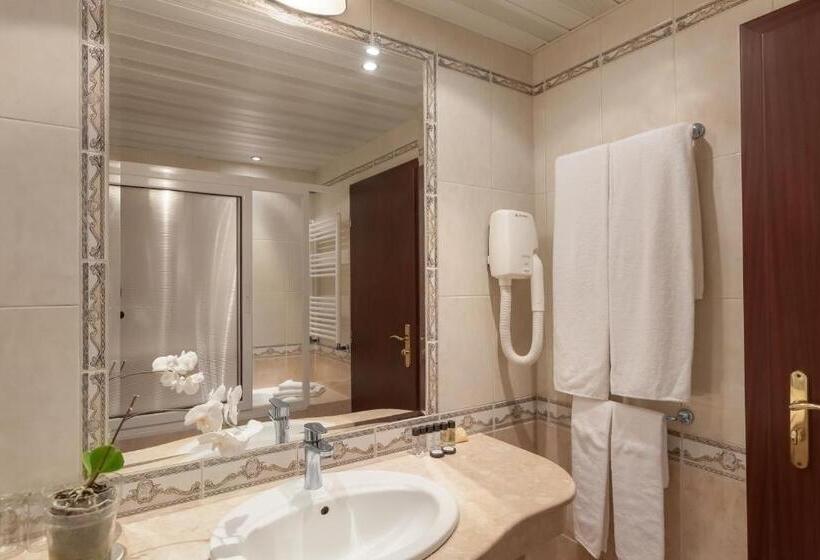 ジュニアスイート, Drustar