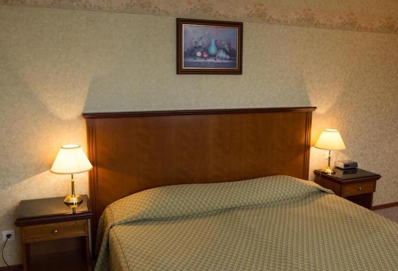 ジュニアスイート, Drustar