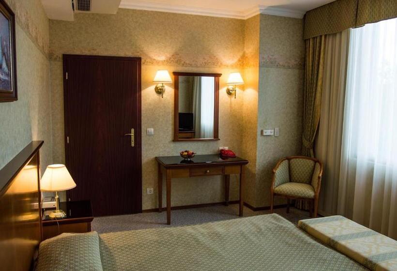 ジュニアスイート, Drustar