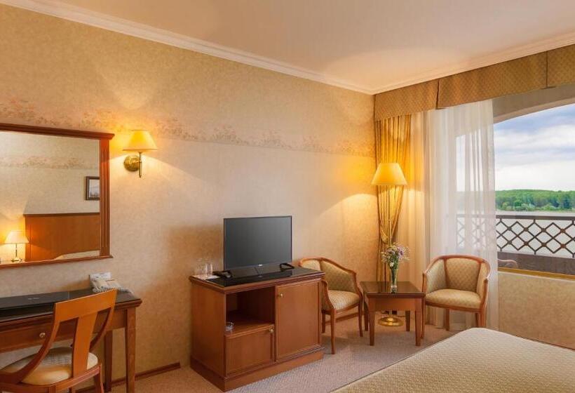 スタンダードルーム, Drustar