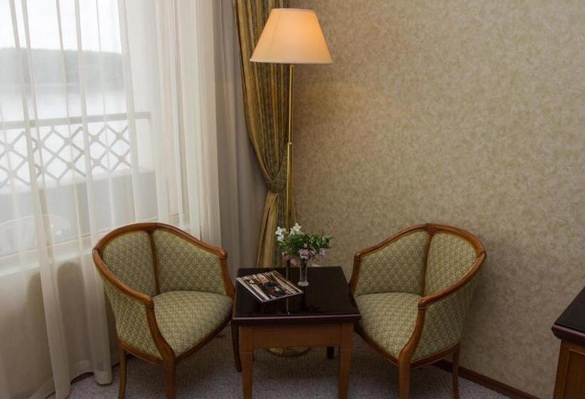 スタンダードルーム, Drustar