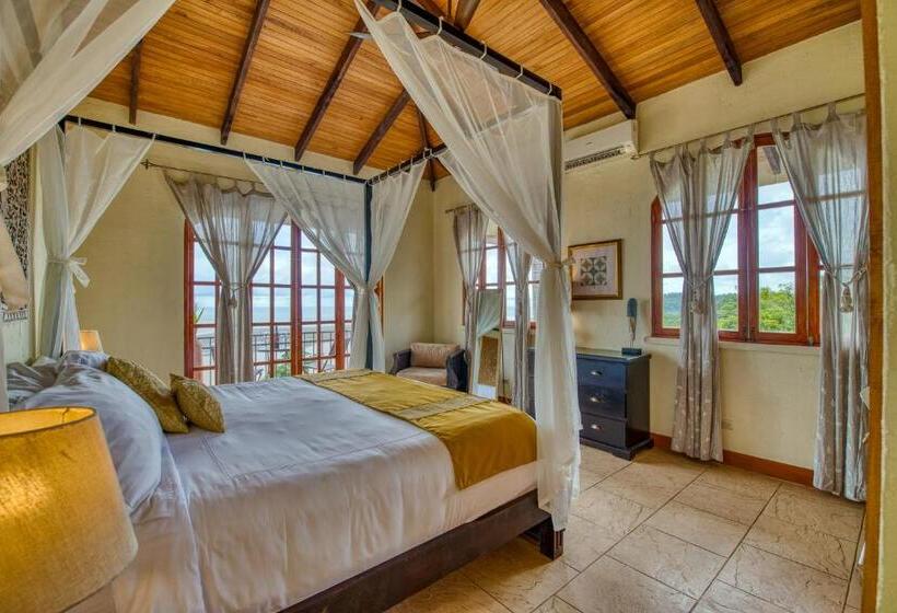 جناح جونيور مطلّ علي البحر, El Castillo Luxury Boutique