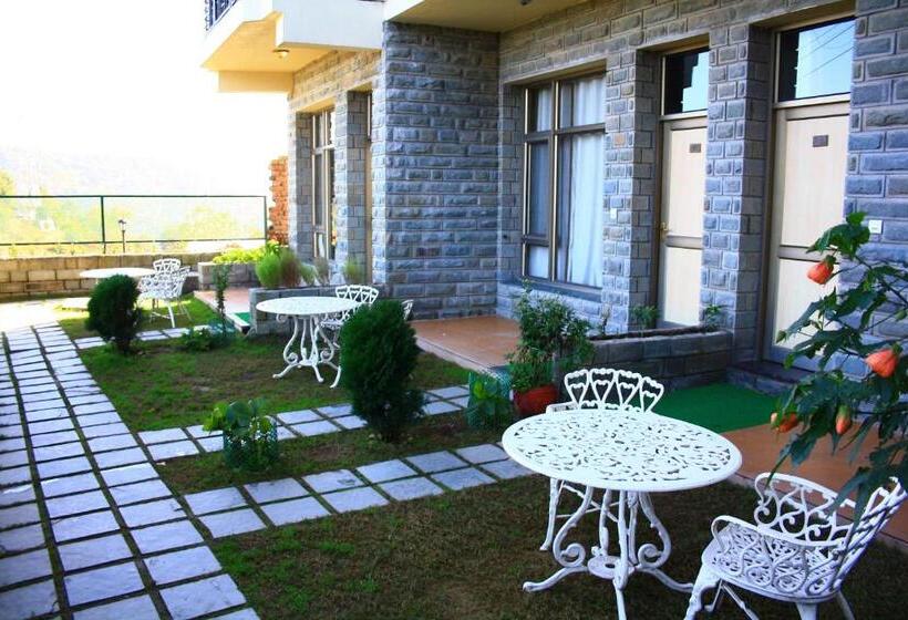 ガーデンビュースタンダードルーム, Kasauli Castle Resort