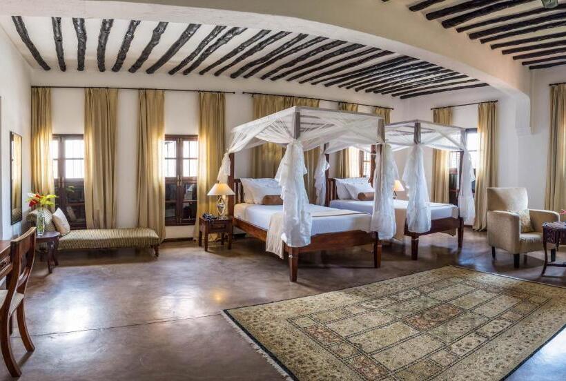 套房, Kisiwa House