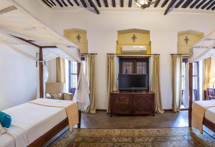 豪华房间, Kisiwa House