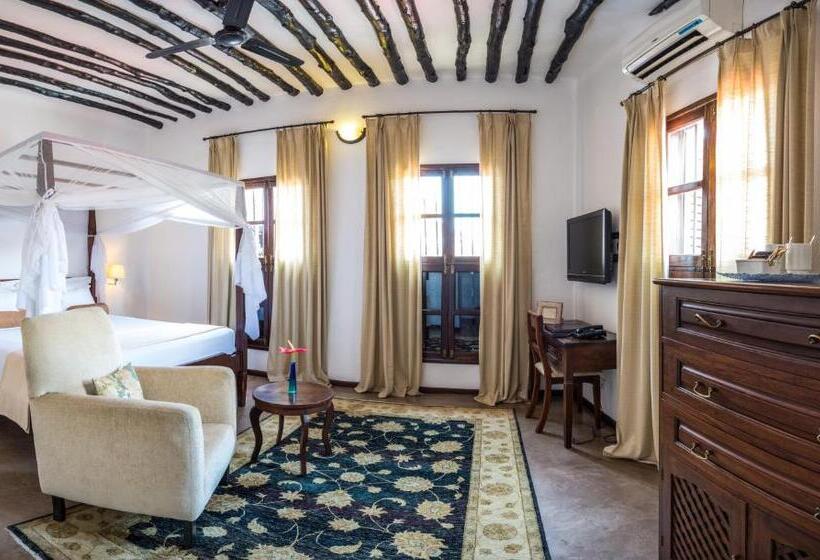 豪华房间, Kisiwa House