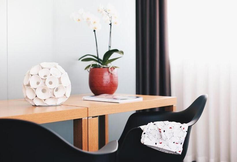 Полулюкс Superior, Le Nove