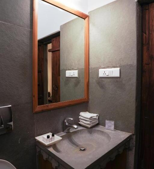 Quarto Deluxe, Madri Haveli