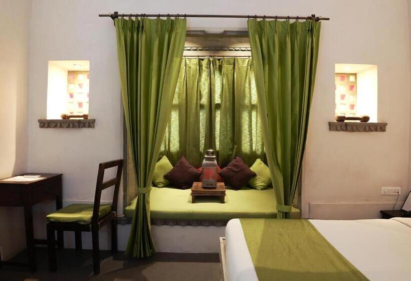 Camera Deluxe, Madri Haveli