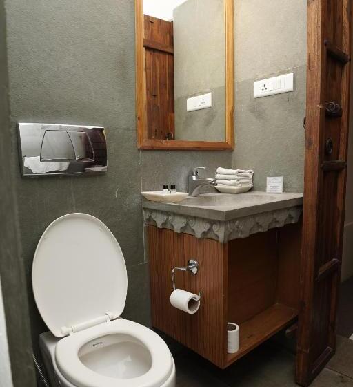 Camera Deluxe, Madri Haveli