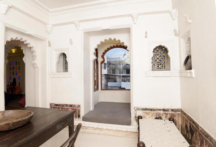 Suite, Madri Haveli