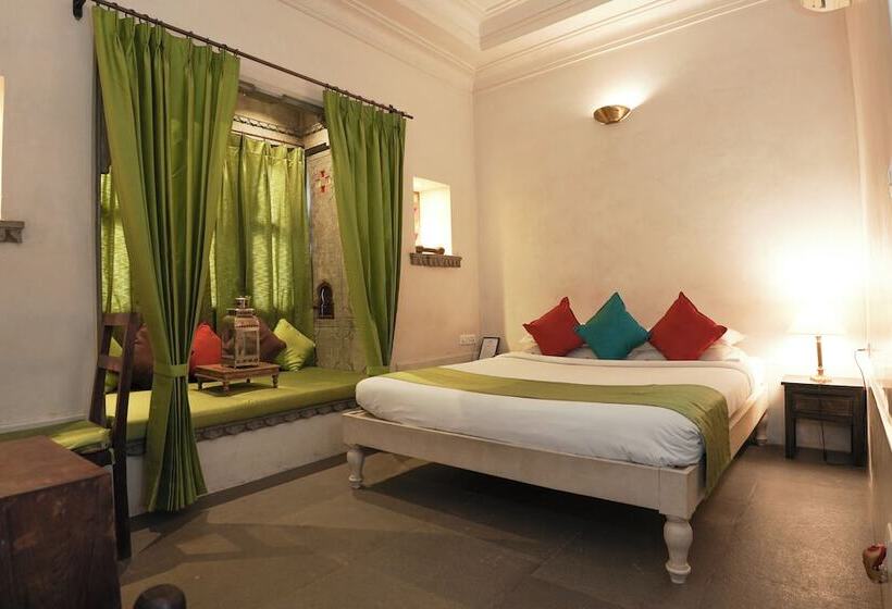 Camera Deluxe, Madri Haveli