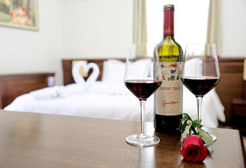 اتاق استاندارد با بالکن, & Spa Palić Resort