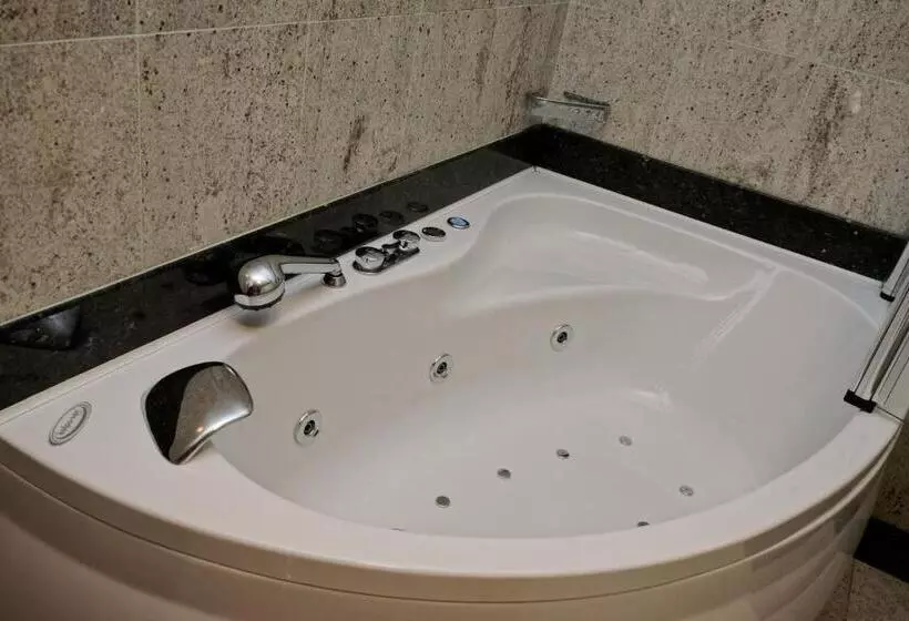 سوئیت با وان آب گرم, & Spa Palić Resort