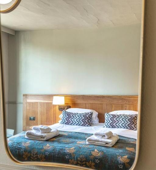 غرفة سوبيريور سرير كينج, The Feathers Holt