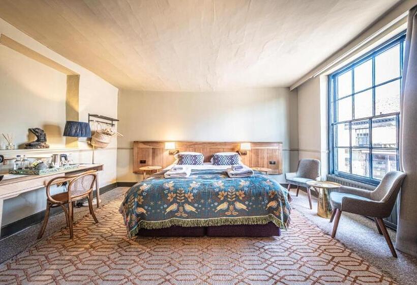 غرفة سوبيريور سرير كينج, The Feathers Holt