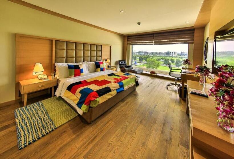 带大床的豪华间, The Lalit Chandigarh