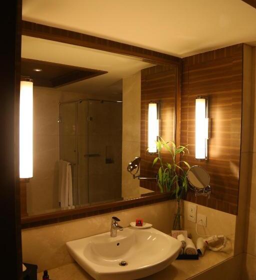 带大床的豪华间, The Lalit Chandigarh