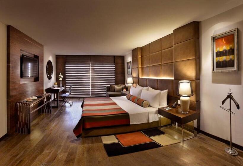 Номер Deluxe Кровать Кинг, The Lalit Chandigarh