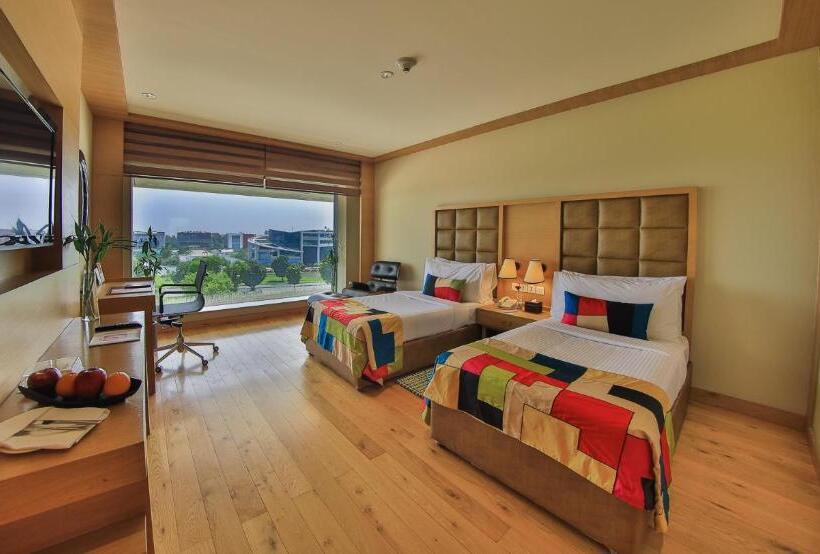 Номер Премиум, The Lalit Chandigarh